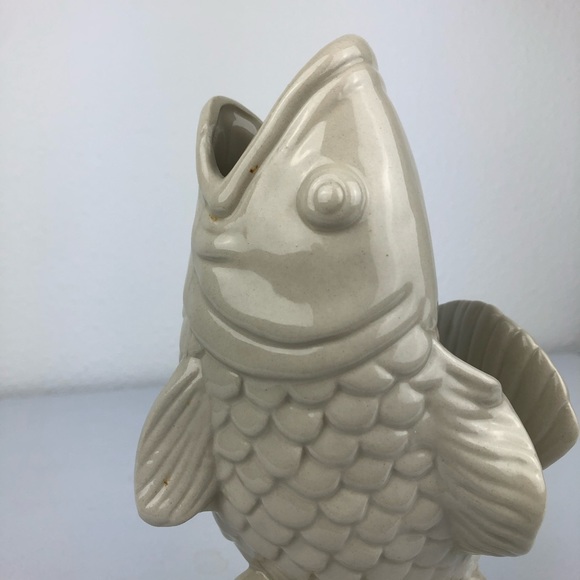 VINTAGE 8" White Koi Fish Vase Water Jumping Flowe - Picture 14 of 16